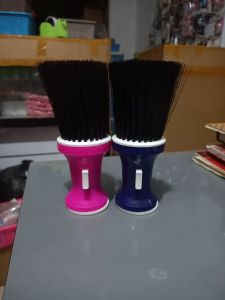 SIKAT /KUAS POTONG RAMBUT UNTUK MEMBERSIHKAN SISA POTONGAN RAMBUT YANG MENEMPEL DI LEHER DAN PAKAIAN(warna random)