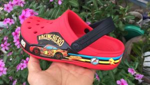 CROCS - Sục Oto 95 racing hero cho trẻ em model 2023 Pb229