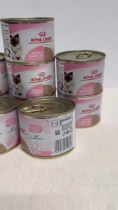 Pate cho mèo Royal Canin Hộp 195g Mothert & Babycat dành cho mèo mẹ mang thai và mèo con - DATE 2028