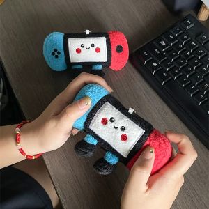 เกมคอนโซลสร้างสรรค์อุปกรณ์ต่อพ่วงตุ๊กตาเสน่ห์ไมโครเวฟตุ๊กตายัดไส้นุ่มน่ารักตู้น้ําตุ๊กตาคู่พวงกุญแจตุ๊กตา