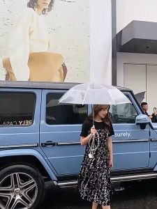 ชุดเดรสหน้าร้อนปลอมสองชิ้น ความยาวปานกลาง กระโปรงสีดำแยกส่วนแขนสั้น MODE Korea