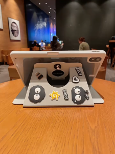 CrashStar 360° Rotating 3D Capybara Kartun Stiker Pen Holder Hard Transparent Acrylic Flip Tablet Case For Samsung Galaxy Tab A7 A8 A9 A11 A9+ A11+ Tab S6 S7 S8 S9 FE + S10 Lite 8.7 10.4 10.5 10.9 11 inch Fashion Shockproof Pad Cover With Foldable Stand