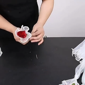 กระดาษห่อช่อดอกไม้ เส้นด้ายตาข่ายขอบลูกไม้มุก 4เมตร สําหรับตกแต่งงานแต่งงาน ปาร์ตี้ DIY