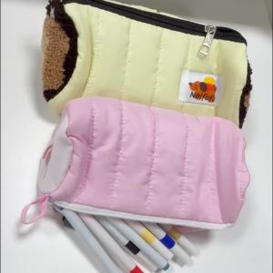 ​​Mumystation​​ Tas Makeup Pillow Besar Pouch Cosmetic Serbaguna Kotak Pensil Bulu Halus