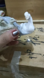 Tượng vịt và chim sứ để trang trí hàng Âu
