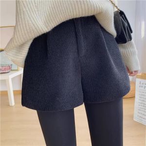 WANGGONGZHU | High-Waist Slimming Corduroy Shorts