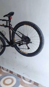 Bichacollection Rak Sepeda Dinding Garasi dengan Gantungan yang Dapat Disesuaikan untuk Penyimpanan Sepeda dan Helm di Garasi atau Rumah Gantungan Sepeda Horizontal untuk Semua Sepeda Gantungan Sepeda dan Helm