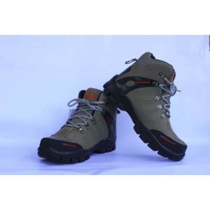 sepatu safety sepatu kerja sepatu proyek  ujung besi jahit sol ringan dan kuat 100% berkualitas