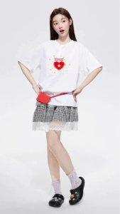 Áo thun nữ local brand Gucaa Việt Nam in hình trái tim phong cách trẻ trung màu trắng freesize