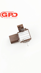 อุปกรณ์เสริมรถยนต์เครื่องปรับแรงดันไฟฟ้ากระแสไฟฟ้า HN6015 IN6015 13300700 03-069 UD01464ARE 126600-0150 VR-H2005-91 86-117 1123-081RS