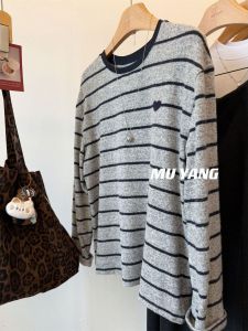 เสื้อยืดคอกลมแขนยาวลายทางหลวมๆ ปักลายหัวใจสไตล์อเมริกันสไตล์เกาหลีสำหรับผู้หญิง แฟชั่นฤดูใบไม้ร่วง