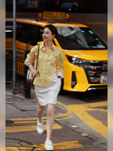 เสื้อเชิ้ตผ้าฝ้ายลายทางเนื้อดense WinnieTang ทรงสลิมฟิต กระโปรงสั้นถักสองด้าน ทรงเอ ทรงเข้ารูป ฤดูใบไม้ผลิ 2024