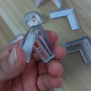 (Chỉ 10)Bịt Góc BànBọc Cạnh Bàn Kính Cạnh Tủ Vuông Bằng Silicon An Toàn Cho Bé Galit625