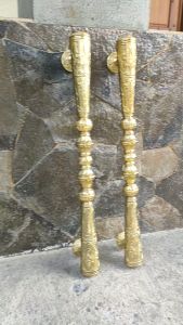 Handle Pintu Rumah Kuningan Antik Motif Godo Ukir Gold 77 cm 4 Pcs