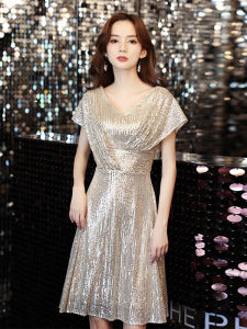 ชุดราตรีสีทองระดับไฮเอนด์สำหรับผู้หญิง ชุดแต่งงาน ชุดเดรสยาวปานกลาง กระโปรงทรงเอ แขนสั้น คอวีลึก ประดับลูกไม้ ทรงเข้ารูป