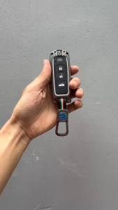 Ốp Chìa Khóa Xe Mazda 2 3 6CX-5 CX-8 Chìa 2 3 Nút Hợp Kim Cao Cấp Họa Tiết Cờ Ý Mẫu Dây Móc Khóa Logo Mazda Bền Bỉ