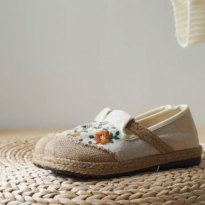 ‼️ซื้อ1แถมถุงเท้า1คู่‼️ รองเท้าแฟชั่น 🌺รองเท้าสลิปออนผู้หญิง แฮนด์เมดงานปัก ลายดอกไม้ สวยน่าใส่ ส่งจากในไทย