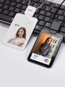 QORI | Business Style Easy Pull ID Card Holder