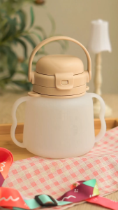 COCONI Step-Up Straw Bottle 750ml Food Grade Silicone Bottle Free Strap – Botol Minum Anak Sekolah Anti Pecah Silicone