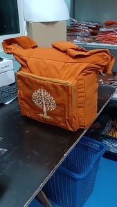 กระเป๋า ย่าม โทเร ทรงโค้ง ปักษ์ลาย ย่ามพระ ย่ามผ้า กระเป๋าสะพาย ปรับสายได้ พระ เณร สังฆภัณฑ์ (ร้านเพื่อนบุญ)