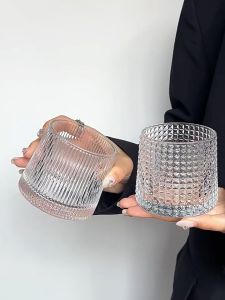 【พร้อมส่งจากไทย】แก้ว วิสกี้ ร็อค แก้วลูกข่าง แก้วออนเดอะร๊อค หมุนได้ 360 องศา ดีไซน์เท่ห์ ถือแล้วคูล แก้วหมุนได้