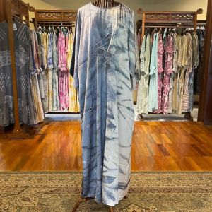 Fabia Kaftan by Dian Pelangi LIMITED EDITION Busana Muslim Baju Maxi Dress Gamis Abaya Gaun Batik Pesta Pernikahan Kondangan Wanita Hijaber Cantik Anggun Modis Modern Mewah Casual Formal Model Motif Hand Made Terlaris Terbaru Kekinian