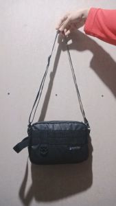 Tas Selempang Pria Waterproof Model Oval Terbaru Slingbag Anti Air Hunter