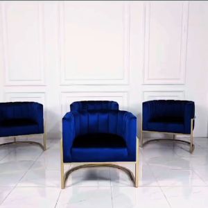 Sofa Motif Garis Kombinasi Kaki Besi Gold