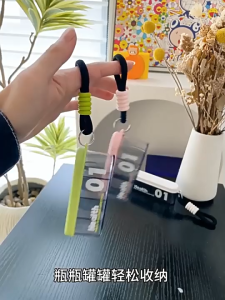 Tempat Obat Mini 4 Kotak Sekat Pill Organizer Travel Kedap Udara Kotak Penyimpanan Obat Harian yang Portable dan Praktis