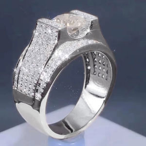 Huitan Women Gorgeous Ring Silver Color Inlaid Bright Round Cubic Zirconia Fashion Party Wedding Noble Accessories Jewelry Gift