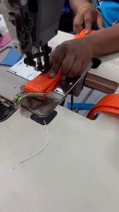 1 แถม 1 สายรัดรถบรรทุก 2 นิ้ว 5 ตัน ตะขอJ แเกรดA (พรีเมียม) มาตรฐานUSA สายรัดก๊อกแก๊ก ฟรีปลอกกันบาด