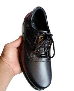 sepatu sneakers pantopel pormal