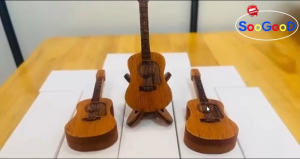 Guitar Pick Organizer with 3 Picks Portable Wooden Stable Guitar-Shaped  Guitar Plectrum Storage Holder Gift For Colleague Friends Teenagers