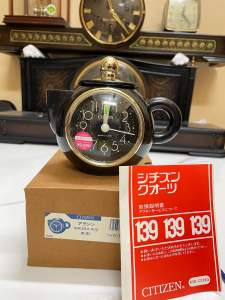 Đồng hồ báo thức Citizen ấm trà cho năm mới Đồng hồ mới chưa sử dụng full hộp đủ giấy khai sinh. Có video ạ Kích thước 14x12x7cm - Kim phát quang trong đêm