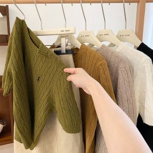 Classic American Embroidered Short Sleeve Knit Shirt for Women Elegant Early Autumn Season Versatile Trendy Sweater Top