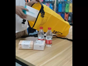 ถุงกันน้ําสะพายหลังได้ 20 ลิตร