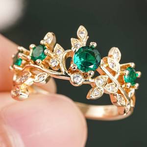 Huitan Elegant Women Gold Color Ring Aesthetic Leaves Design Party Fresh Style Wedding Accessories Jewelry Inlaid Shiny Green CZ