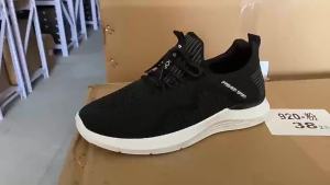 ali9 รองเท้าผู้หญิงรุ่นใหม่รองเท้าตาข่ายทอแฟชั่นระบายอากาศน้ำหนักเบาพื้นนิ่มรองเท้าวิ่งลำลองใส่สบาย