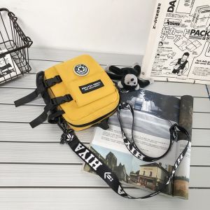 OUDENGPAI | กระเป๋าสะพายข้างแบบสะพายข้างแบบสะพายข้างสำหรับผู้ชายที่มีที่ใส่ถ้วยน้ำและถือโทรศัพท์มือถือแบบพกพา กระเป๋าสะพายข้างแบบสะพายข้างแบบลำลอง