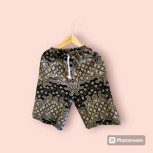 celana pendek batik/celana batik dewasa/celana batik pria/celana batik wanita/celana batik jumbo/pakaian bawah/celana Boim/celana batik santai/celana batik Jogja/celana batik pendek
