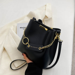 Fashionable Large Capacity Commuter Womens Bucket Bag Crossbody Bag Spring Summer New Style Handbag Soft PU Magnetic Buckle