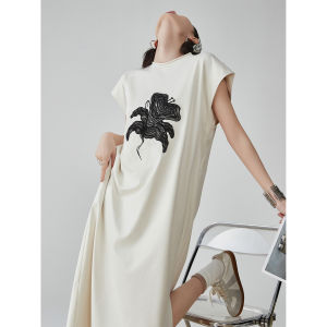XIAODADEHUA | Off-White Sleeveless Dress with Embroidery Loose and Slimming