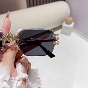 Luxury Rimless Square Sunglasses for Women Vintage Gradient UV400 Sun Shades Fashion Brand Design Ladies Driving Glasses