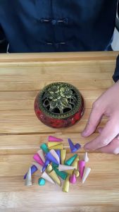 200Pcs Natural Sandalwood Incense Cones Incense Tower Incense Burner 天然塔香 塔香粒 檀香 檀香 室内香薰 宝塔香 佛香 供香 家用檀香