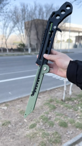 local slae-Super sized folding slingshot adult specific outdoor competitive carrot knife toy new model