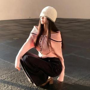 CHANGTONG | Vintage Pink Age-reducing Knitwear Jeans Set