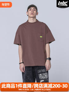 เสื้อยืดแขนสั้นผู้ชายลายตัวอักษรสีแดง ทรงหลวม ลำลอง สำหรับวัยรุ่นและคู่รัก ไซส์ใหญ่ ผ้าฝ้าย 100% ฤดูร้อน 2024