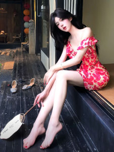 Retro Stylish Body-Shaping Pencil Strap Dress