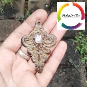 Liontin perunggu kuno jatayu batu kecubung putih