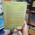 Novel Guru Aini-Andrea H.. 